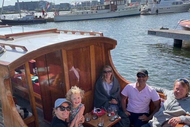 Cruise Amsterdam like a Local — Small Group 12 pax - A flexible route through the canal ring