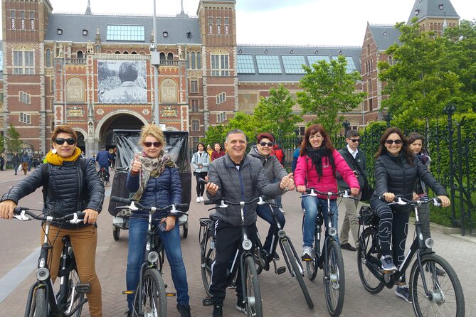Daily group bike tour in Spanish. - Why this Spanish-language bike tour works well