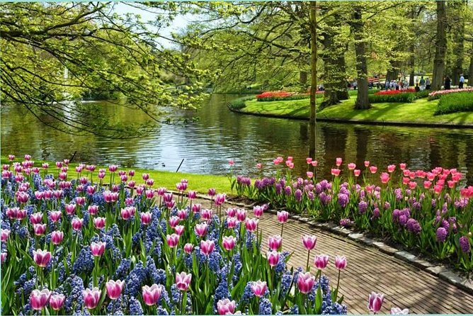 Day Trip to Keukenhof Gardens from Amsterdam with Tour Guide - Crowds, weather, and the best way to pace yourself