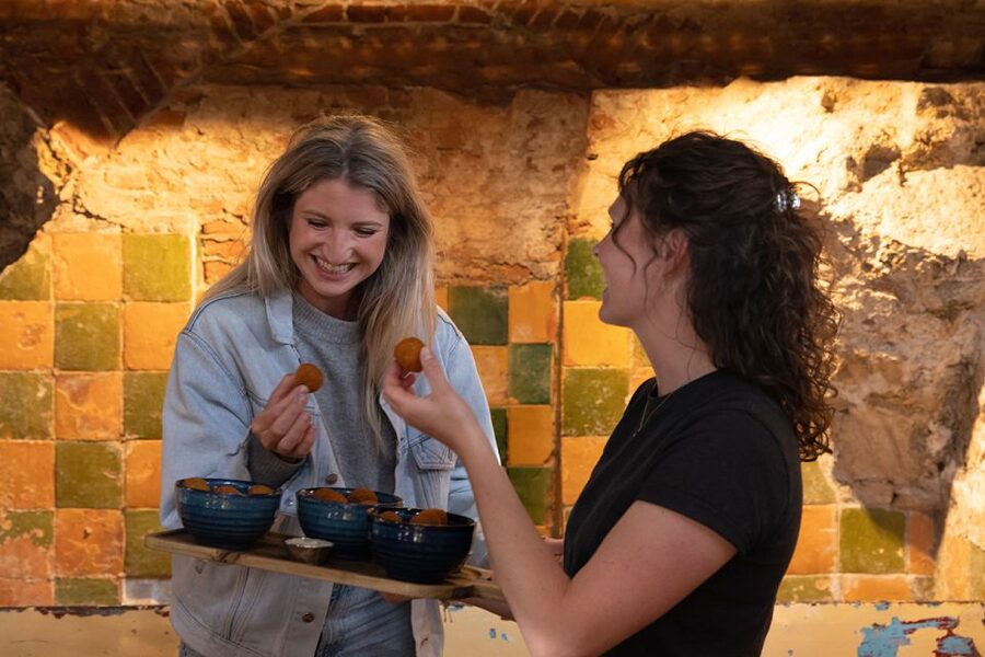 Delft: Craft Beer Tasting in Medieval Brewery with Snacks - Small details that shape the experience