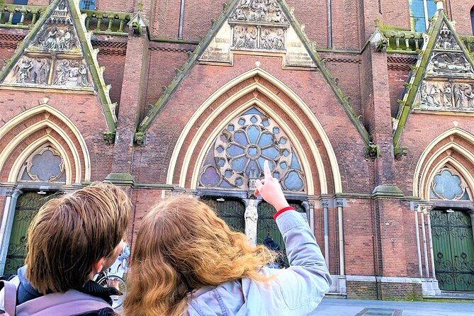 Discover Amsterdam's city center in this Outside Escape game tour - Spui, a former water lock with a quieter feel