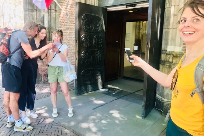 Discover Amsterdam's city center in this Outside Escape game tour - Former canals and grand houses on Nieuwezijds Voorburgwal