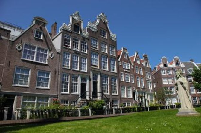 Discover Breda with a self-guided Outside Escape city game tour! - Valkenberg Park and the quieter side of Breda