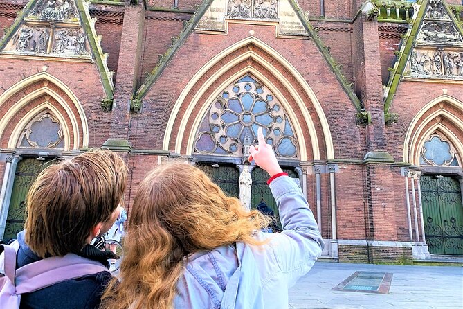 Discover Groningen in this Outside Escape city game tour! - An art mystery that gets you moving