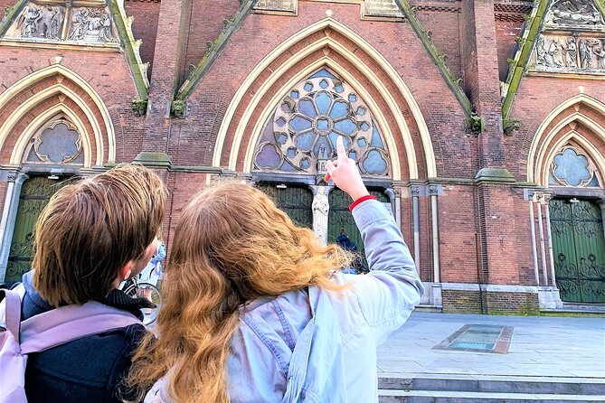 Discover The Hague's scenic courtyards in an Outside Escape game! - Starting near Grote Marktstraat