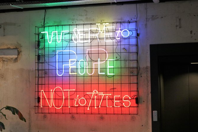 Discover the LGBT side of Amsterdam with a Local - Who should book this evening walk