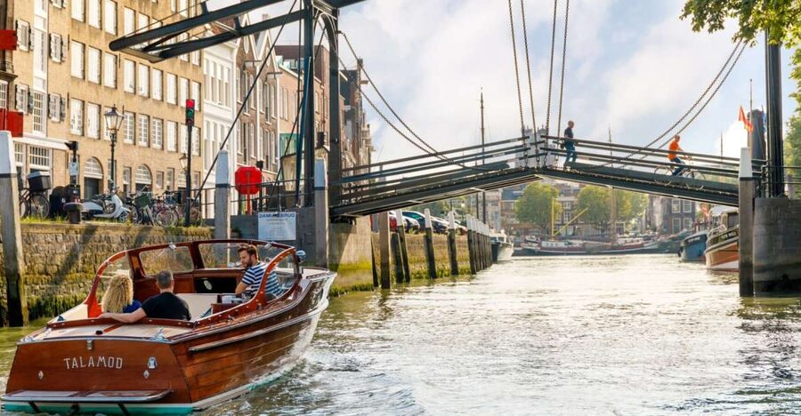 Dordrecht: City Walking Tour with Boat Ride - Why Dordrecht works well on foot and by water