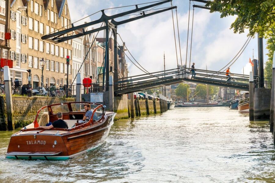 Dordrecht: City Walking Tour with Boat Ride - Is $41 a fair price?