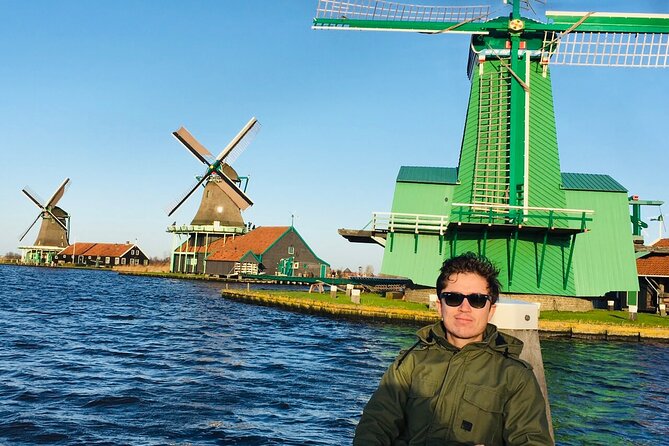 Dreamy Dutch Villages Tour: Giethoorn, Zaanse Schans & More - Inside the clog workshop at Kooijman Souvenirs