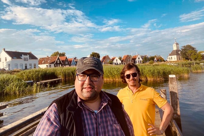 Dreamy Dutch Villages Tour: Giethoorn, Zaanse Schans & More - Giethoorn by boat and on foot