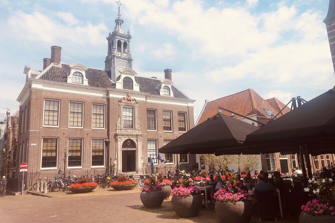 Dreamy Dutch Villages Tour: Giethoorn, Zaanse Schans & More - A seasonal tulip-field possibility