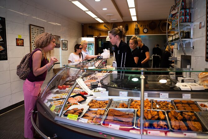 Dutch Street Food Tour on Amsterdam Market - The food: enough for lunch, not just a snack