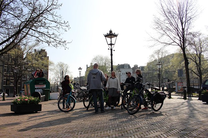 E-Bike Tour, Amsterdam's Highlights and Hidden Gems - Prinseneiland brings a quieter opening