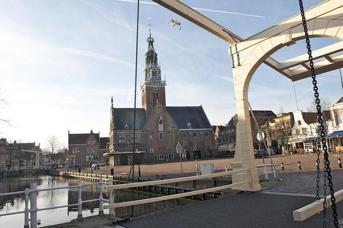 e-Scavenger hunt Alkmaar: Explore the city at your own pace - Markets, chapels, and the final city sights