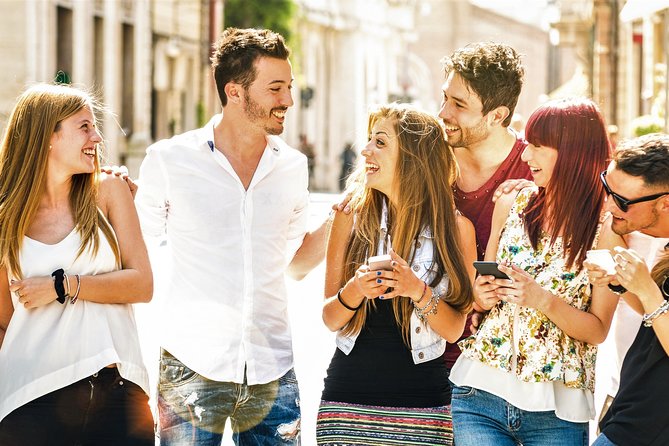 e-Scavenger hunt Amersfoort: Explore the city at your own pace - Kamperbinnenpoort and Hofje de Armen de Poth