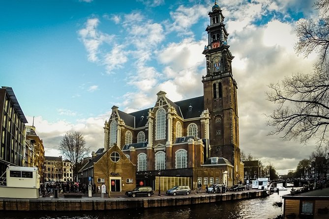 e-Scavenger hunt Amsterdam: Explore the city at your own pace - De Wallen and Leidseplein