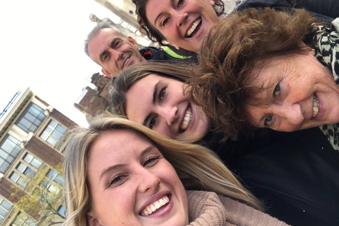e-Scavenger hunt Deventer: Explore the city at your own pace - City Hall and the Broederenkerk
