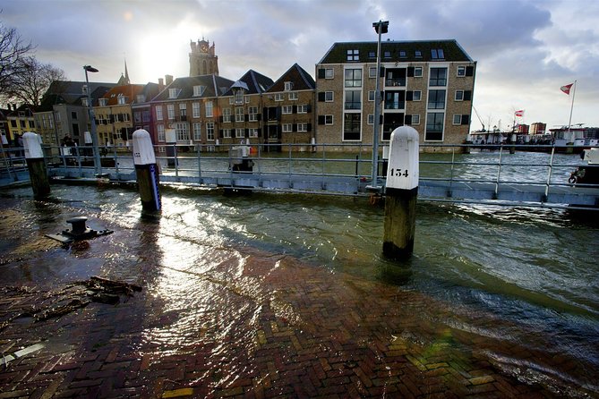 e-Scavenger hunt Dordrecht: Explore the city at your own pace - From city hall to Hof van Nederland