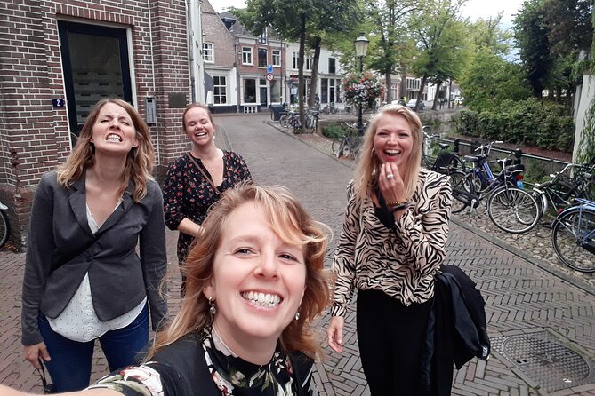 e-Scavenger hunt Enkhuizen: Explore the city at your own pace - The Prison, Town Hall, Waag, and Oude Haven