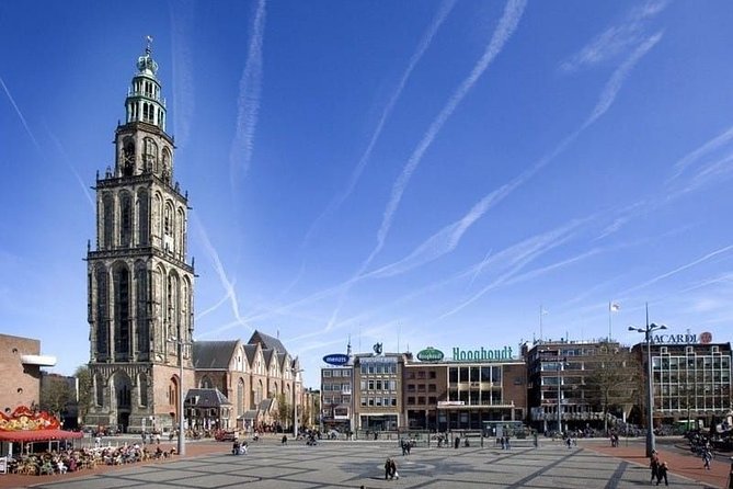 e-Scavenger hunt Groningen: Explore the city at your own pace - Peerd van Ome Loeks and Stadhuis Groningen