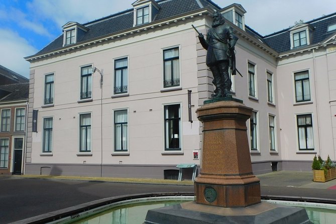 e-Scavenger hunt Leeuwarden: Explore the city at your own pace - How the questions affect the experience
