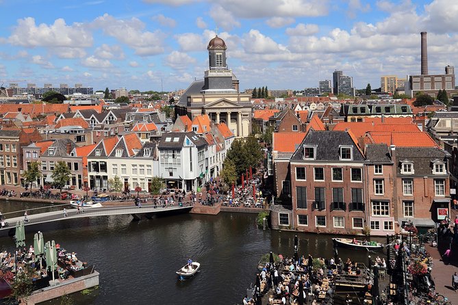 e-Scavenger hunt Leiden: Explore the city at your own pace - Museums from pilgrims to science