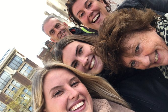 e-Scavenger hunt Nijmegen: Explore the city at your own pace - City hall, ruins, and the muZIEum