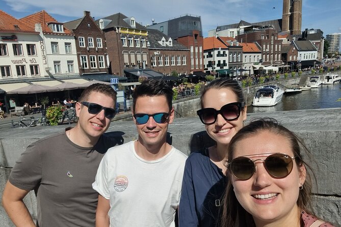 e-Scavenger hunt Roermond: Explore the city at your own pace - Bridges, schools, and religious buildings