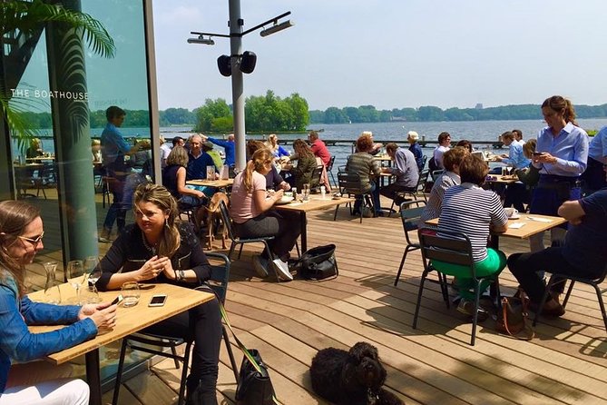 e-Scavenger hunt Rotterdam: Explore the city at your own pace - Bridges, river views, and the price of a wrong turn