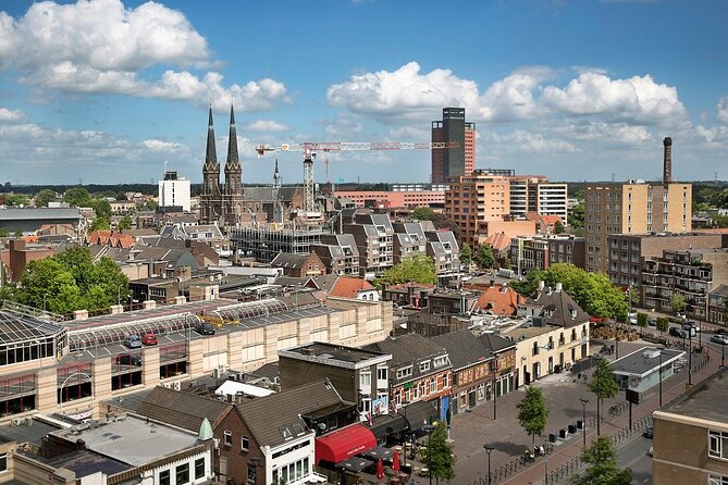 e-Scavenger hunt Tilburg: Explore the city at your own pace - LocHal and the new Spoorzone