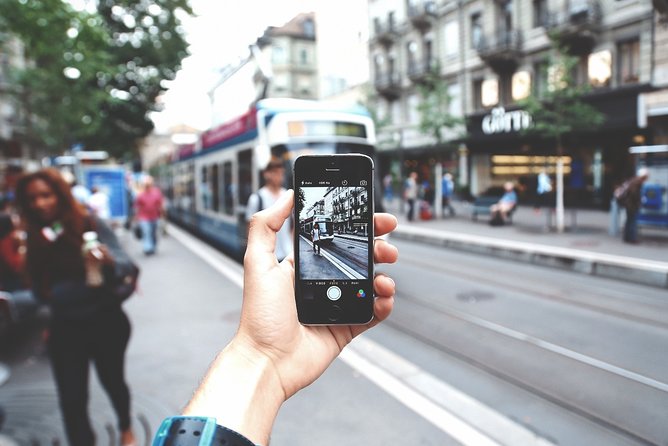 e-Scavenger hunt Utrecht: Explore the city at your own pace - Neude, City Hall, and the stories behind old streets