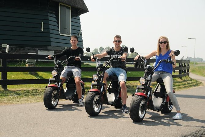 E-scooter rental Volendam - Countryside of Amsterdam - What riding an e-chopper is like