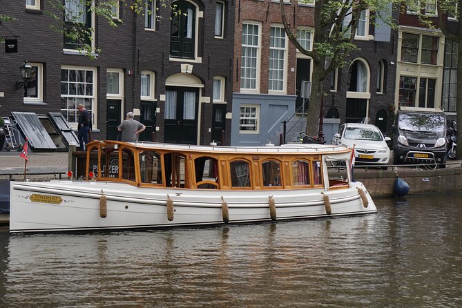 Eating Amsterdam: Food Tour & Canals Cruise - Canals, Golden Age houses, and the Gangen Willemstraat