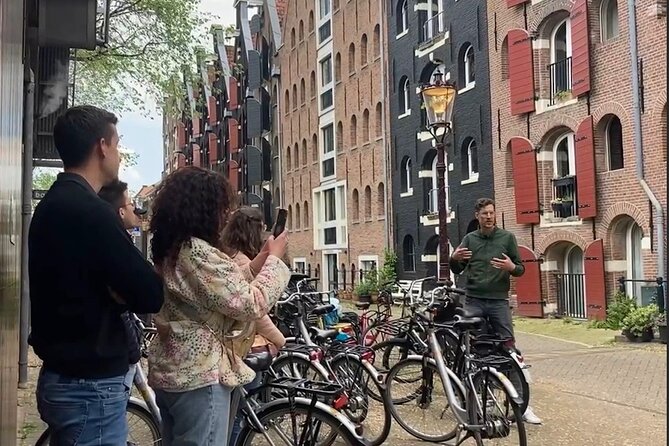 Explore Amsterdam by Bike in the Company of a French Local Guide - Key points before you book