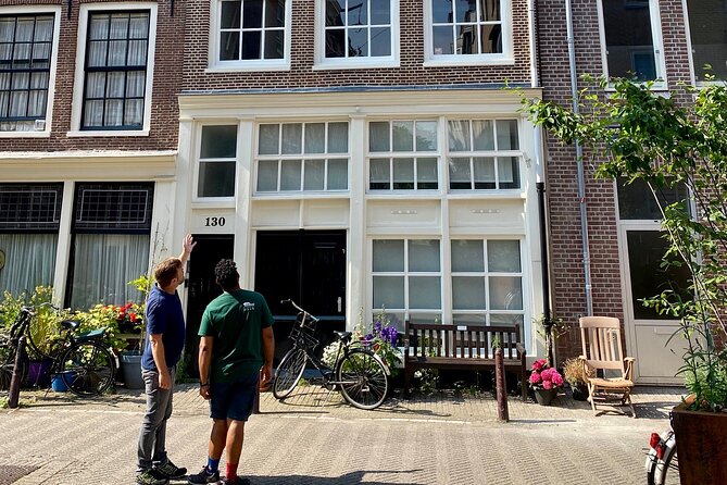 Explore hidden streets with friends - The Nine Streets, shopping with a calmer feel