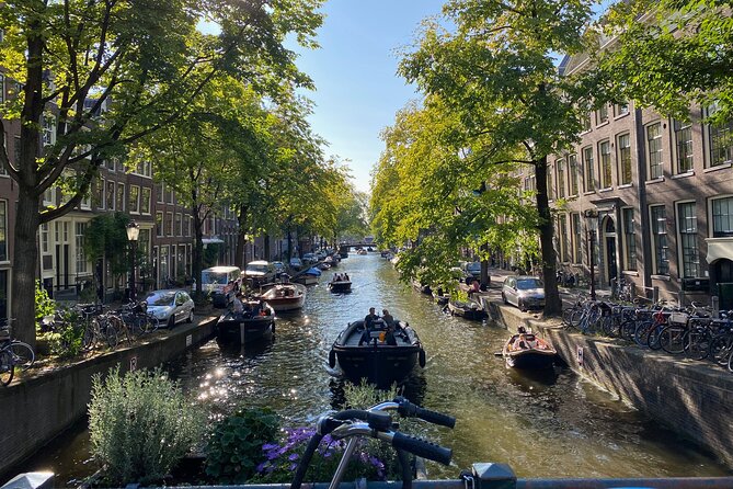 Explore hidden streets with friends - Private Tour - Finding a calmer rhythm in the Nine Streets