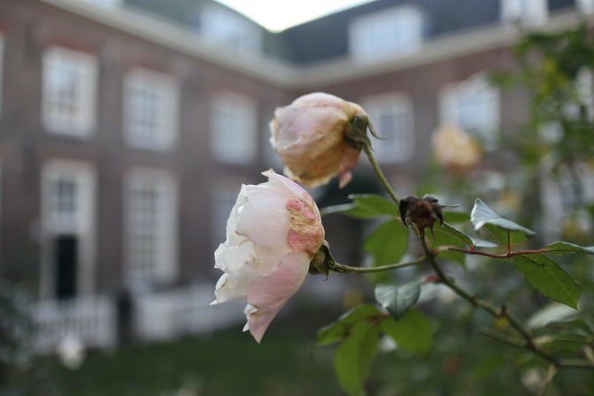 Explore hidden streets with friends - Private Tour - The Jordaan, where the city feels more personal