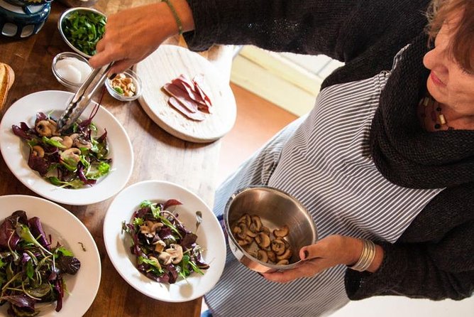 French Bistro-Style Dinner Overlooking Amsterdam's Canals - Practical timing and arrival advice