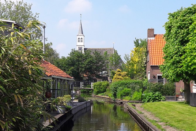 Fresh nose tour with the canoe through the nature near Amsterdam - Why Waterland makes a fine escape from Amsterdam