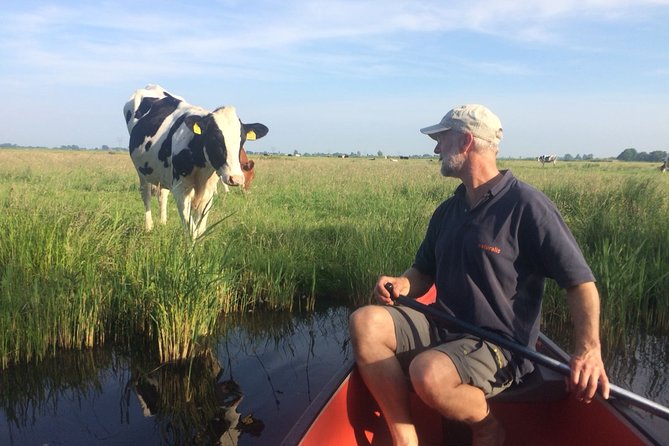 Fresh nose tour with the canoe through the nature near Amsterdam - Setting out in a two-seater canoe