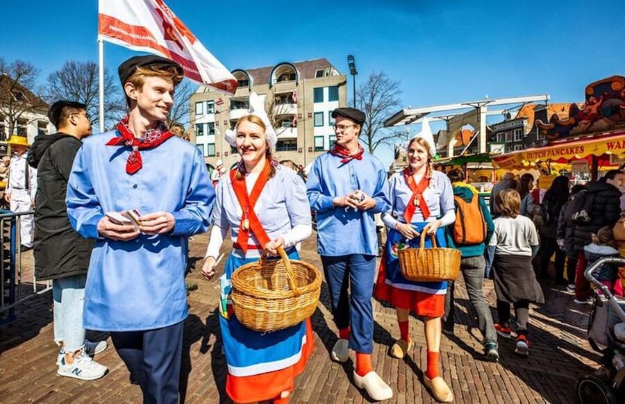 From Amsterdam; Alkmaar Cheese market & Zaanse Schans - Should you book this Alkmaar and Zaanse Schans tour?