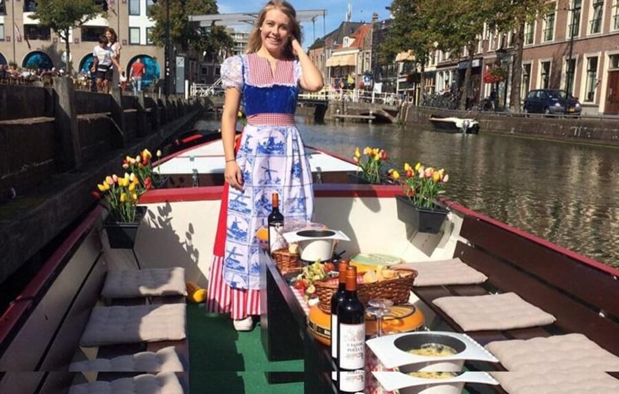 From Amsterdam; Alkmaar Cheese market & Zaanse Schans - Time, pace, and transport
