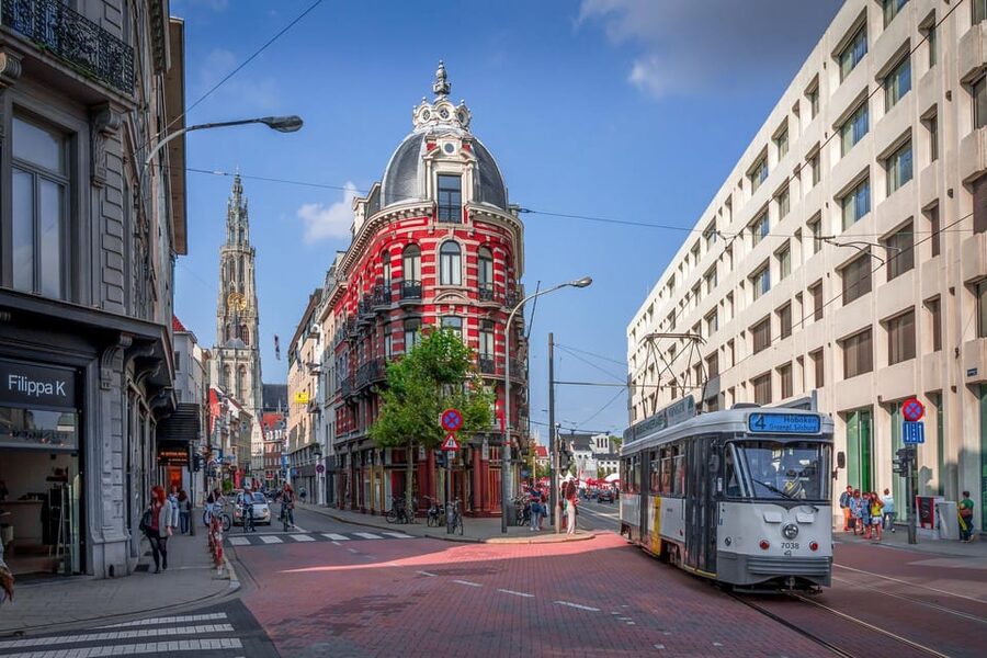 From Amsterdam: Antwerp & Ghent Full Day Tour - Antwerp’s Grote Markt and the Brabo legend