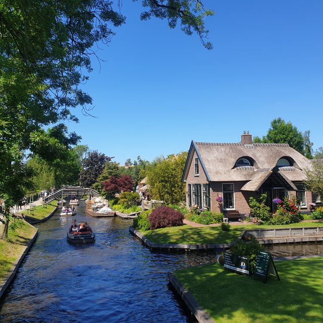 From Amsterdam: Giethoorn Day Trip with Small Electric Boat - Lunch in Giethoorn, With Time to Choose