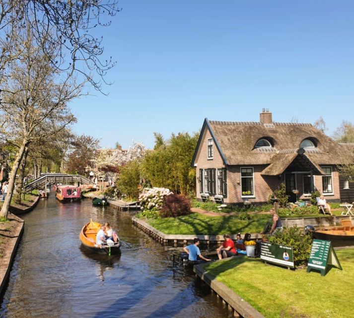 From Amsterdam: Giethoorn Day Trip with Small Electric Boat - Walking Across More Than 180 Bridges
