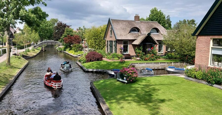 From Amsterdam: Giethoorn Small Group Tour with Boat Ride - Key points at a glance