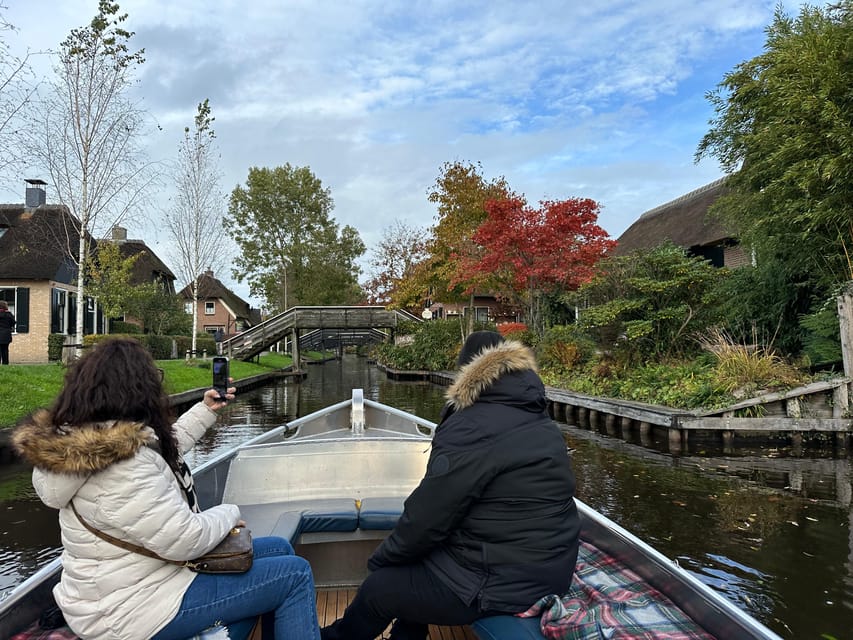 From Amsterdam: Giethoorn Small Group Tour with Boat Ride - The small boat ride through the old canals