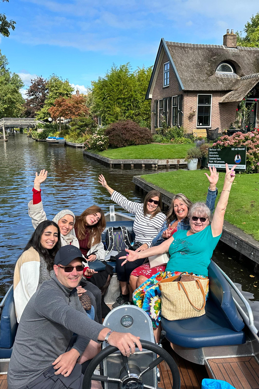 From Amsterdam: Giethoorn Small Group Tour with Boat Ride - Guide style and language