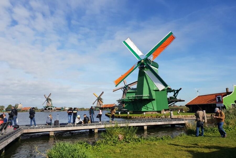 From Amsterdam: Giethoorn & Zaanse Schans Tour w/ Small Boat - Is $157 a fair price?