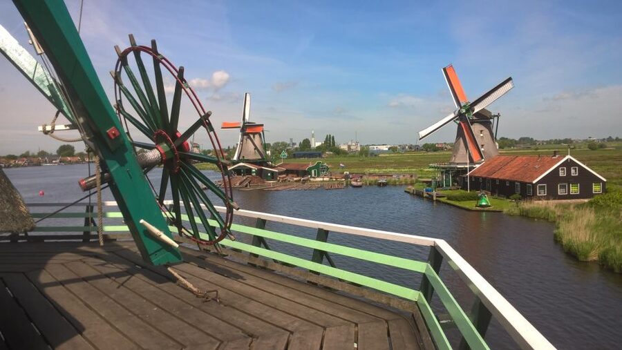From Amsterdam: Keukenhof and Zaanse Schans Small Group Tour - Starting near Amsterdam Centraal